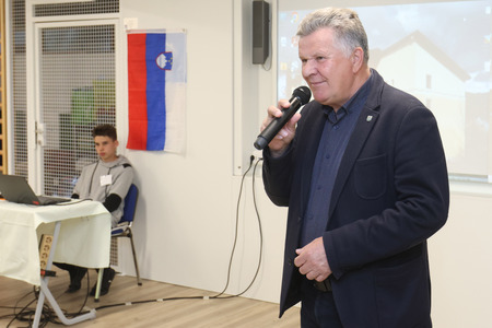 SPREJEM ČEŠKIH UČENCEV V OŠ CERKNICA 08 FOTO LJUBO VUKELIČ